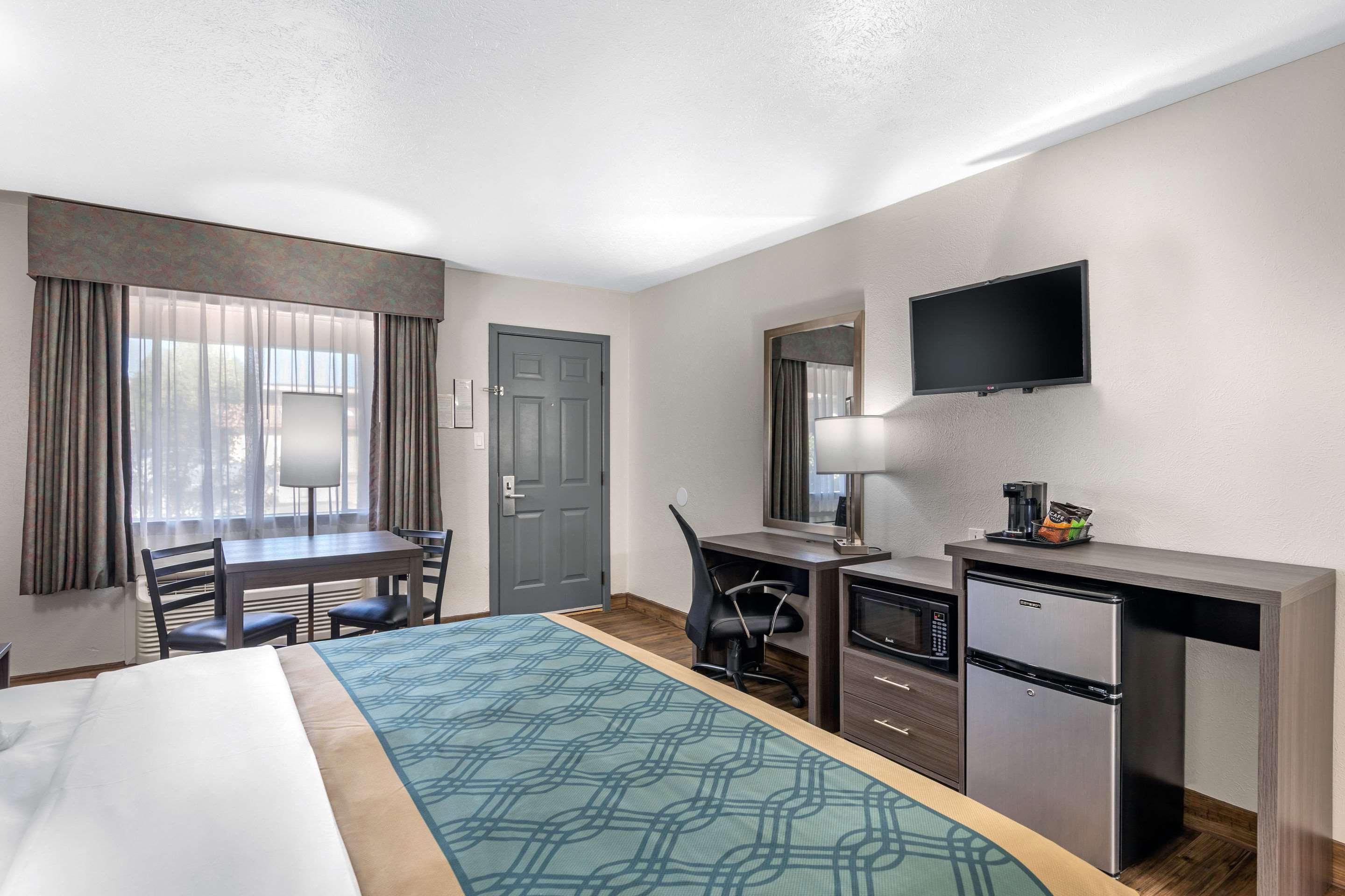 Econolodge & 2*