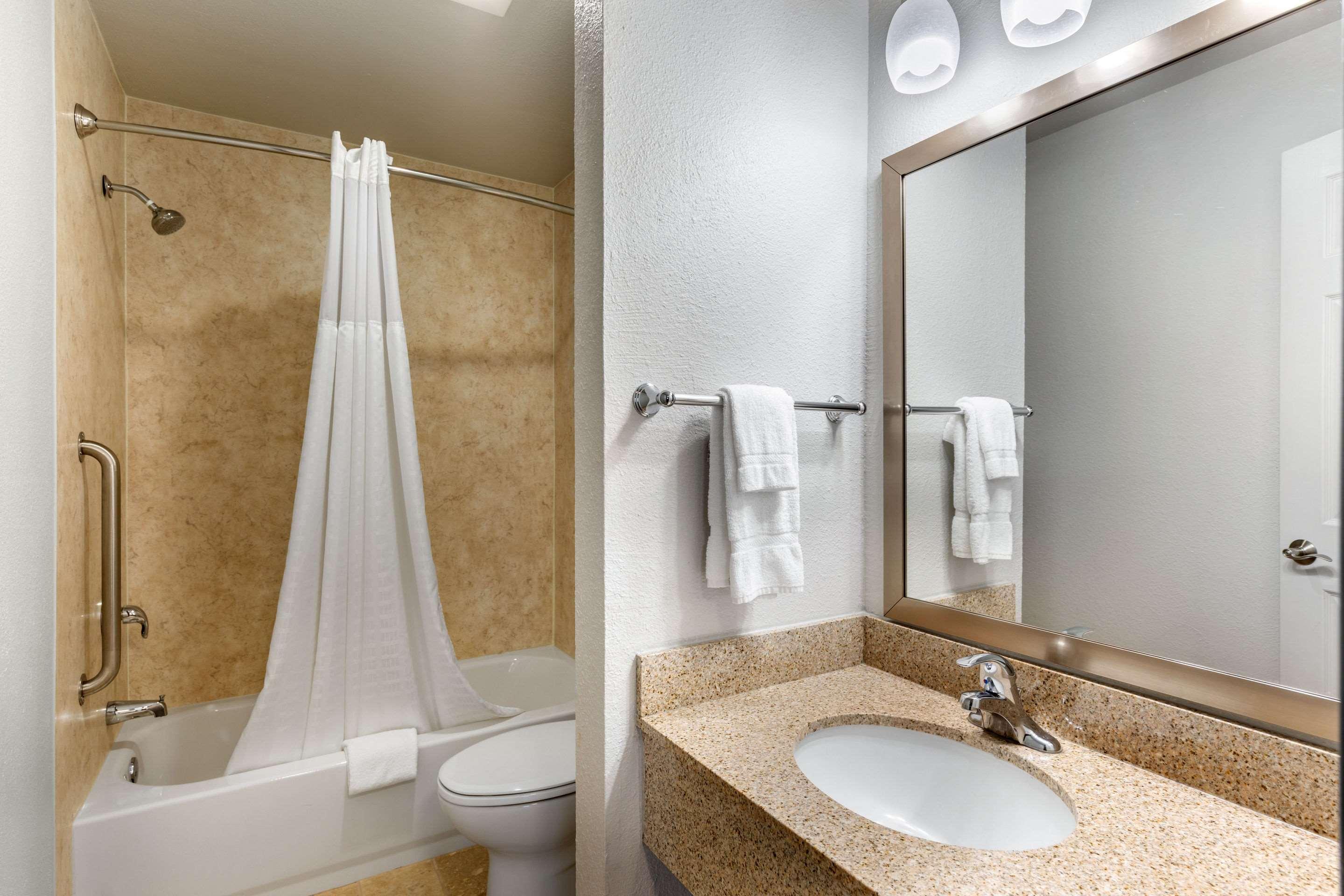 Motel Econolodge & 2*