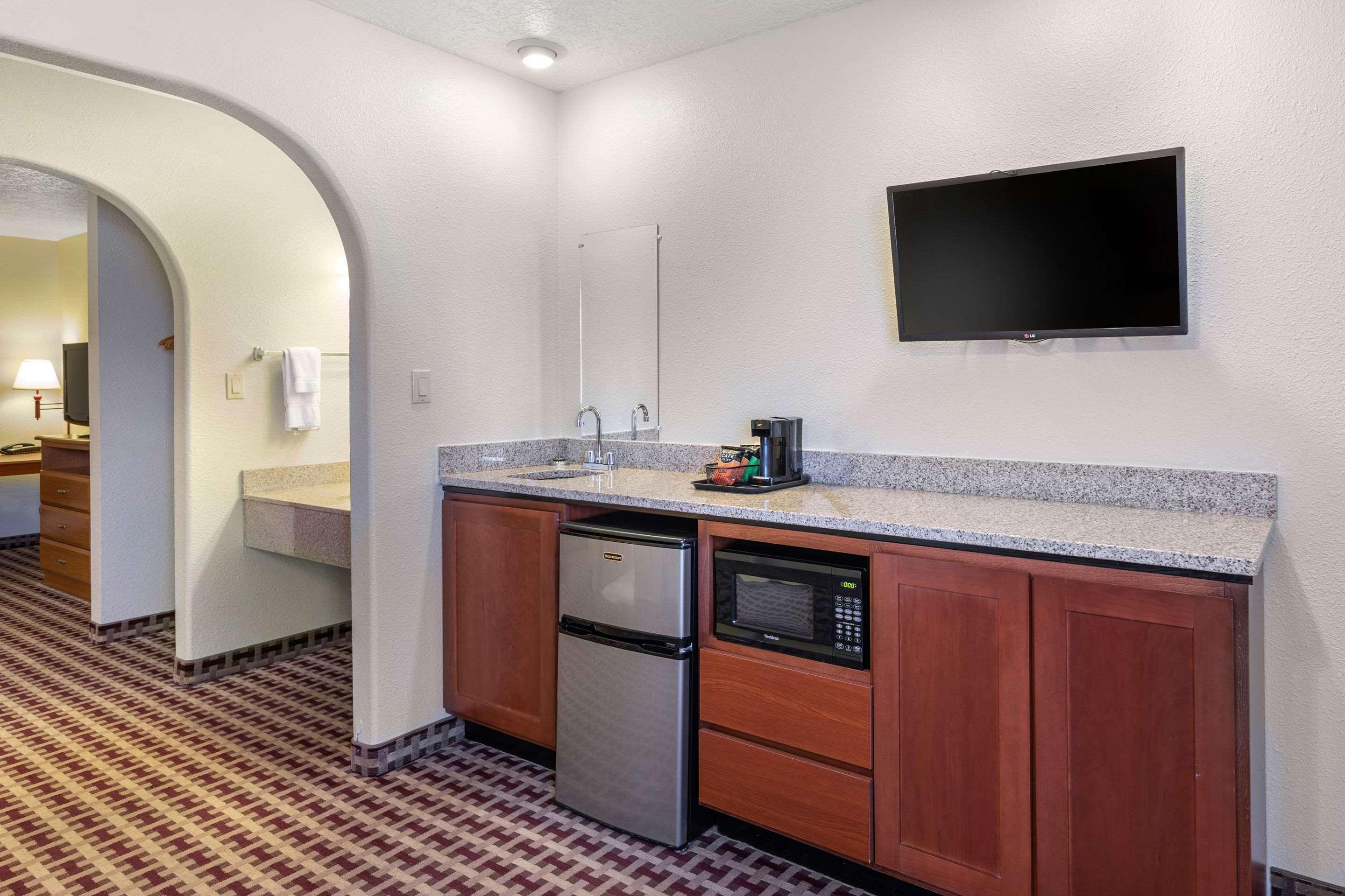 Econolodge & Motel