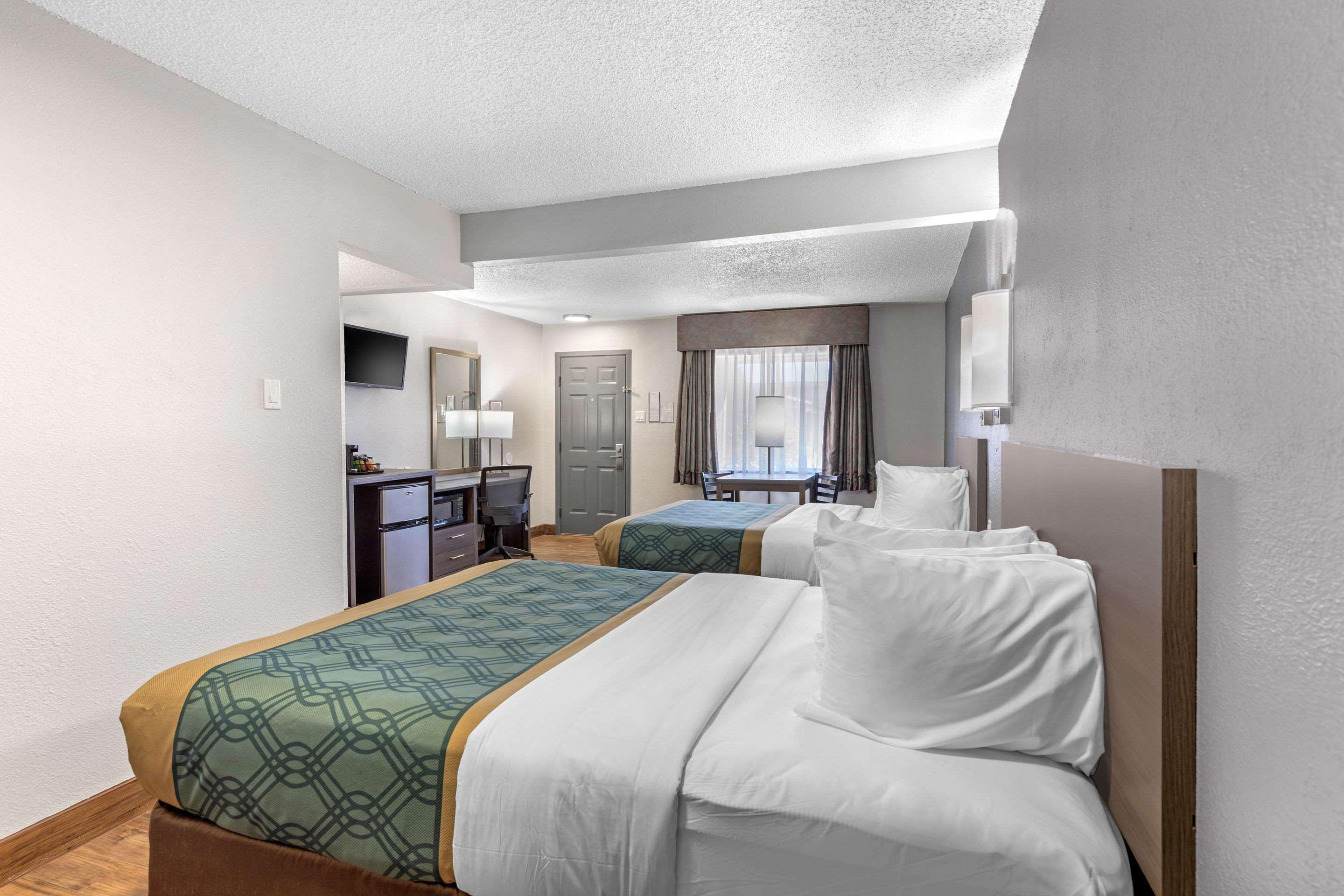 Econolodge &