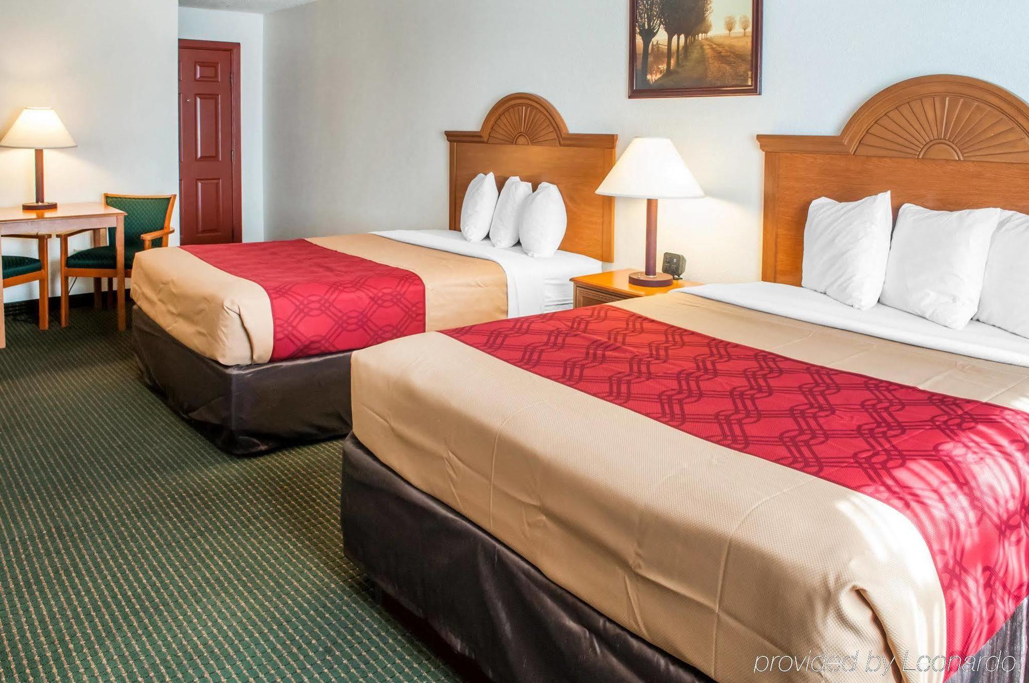 Econolodge & Motel