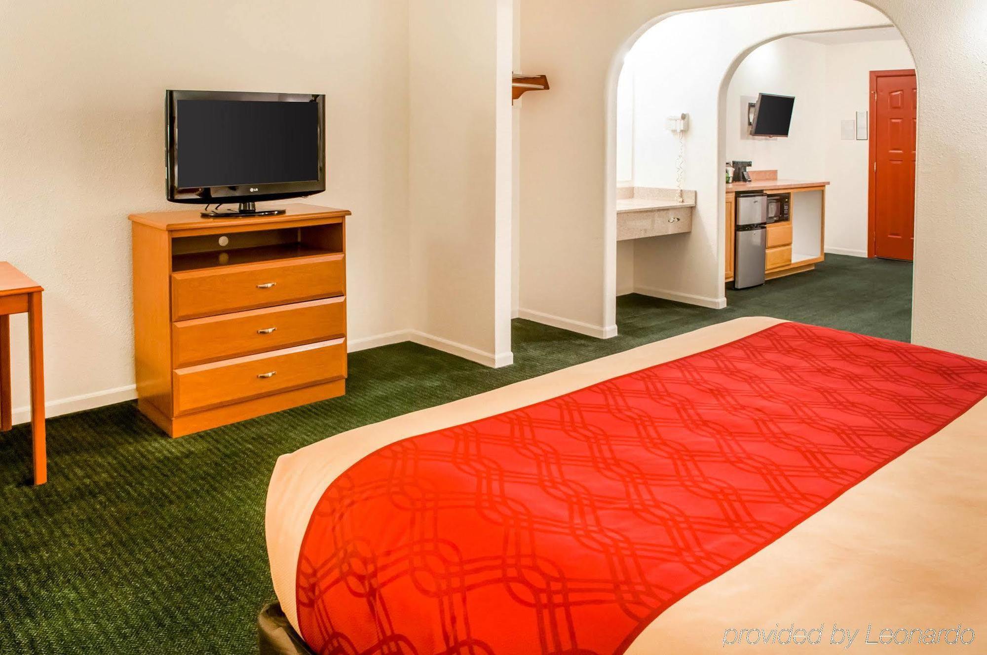 Econolodge & Motel 2*